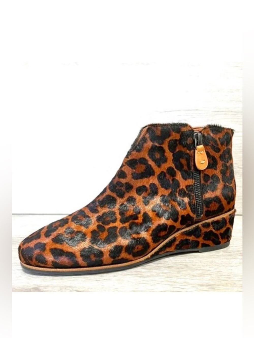 KENNETH COLE Gentle Souls Ella Leopard Calf Hair Ankle Booties 7.5